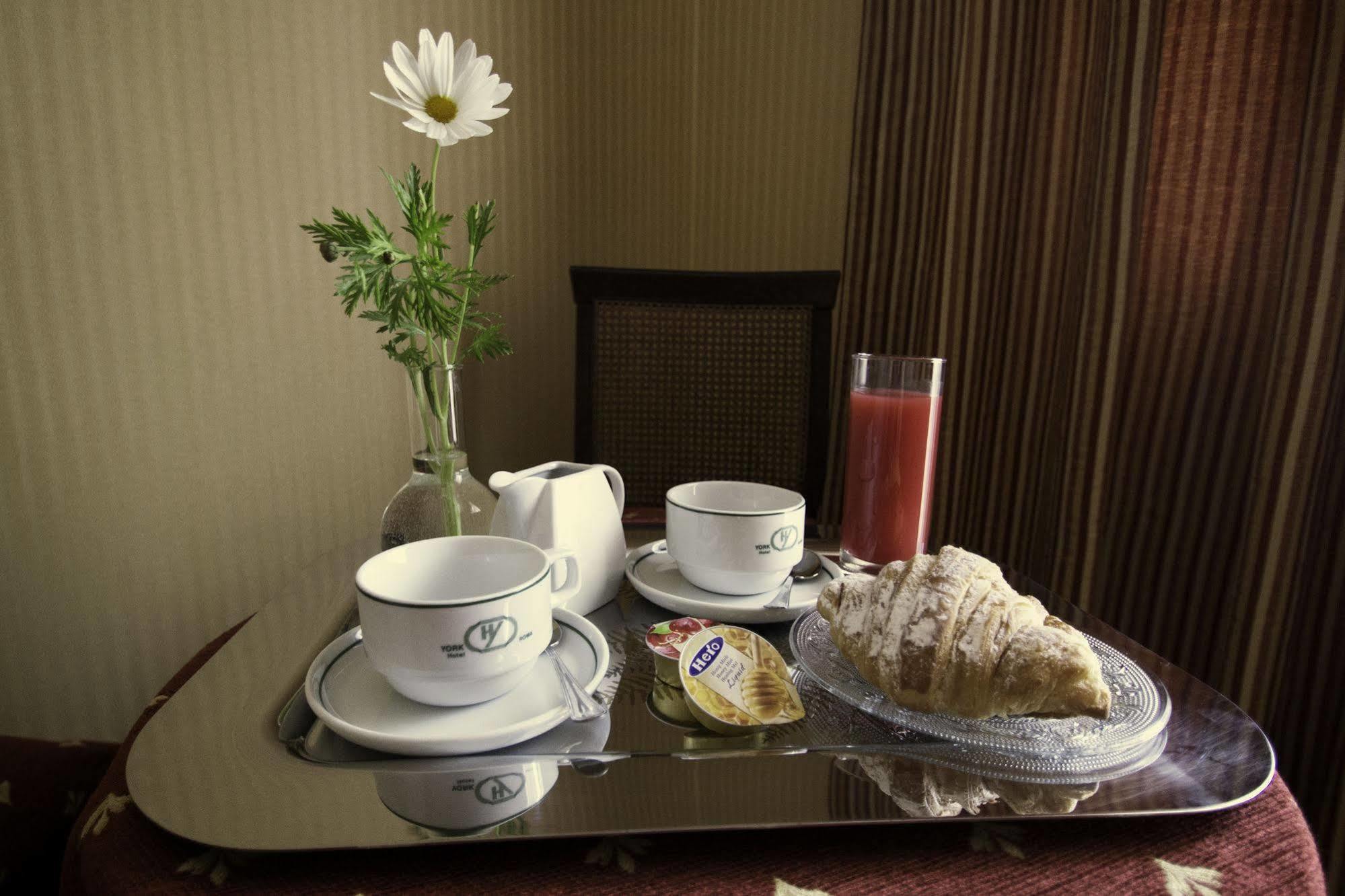 Hotel York 3*