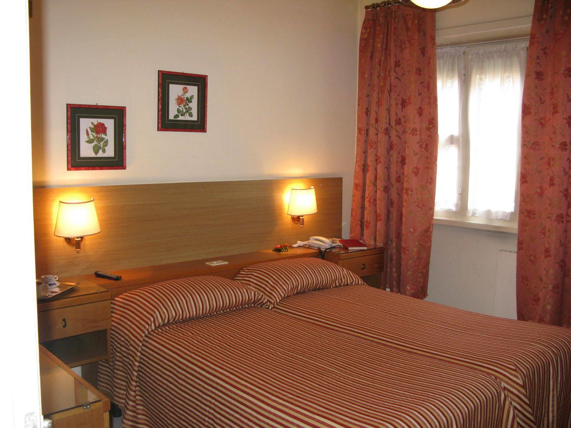 York 3*